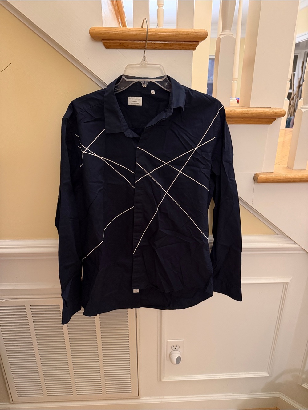 Men's Size Large 7 DIAMONDS Navy Dress Shirt with White Line Detail GUC